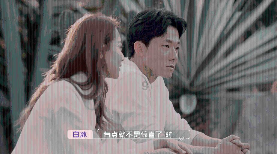 救援年轻女歌手