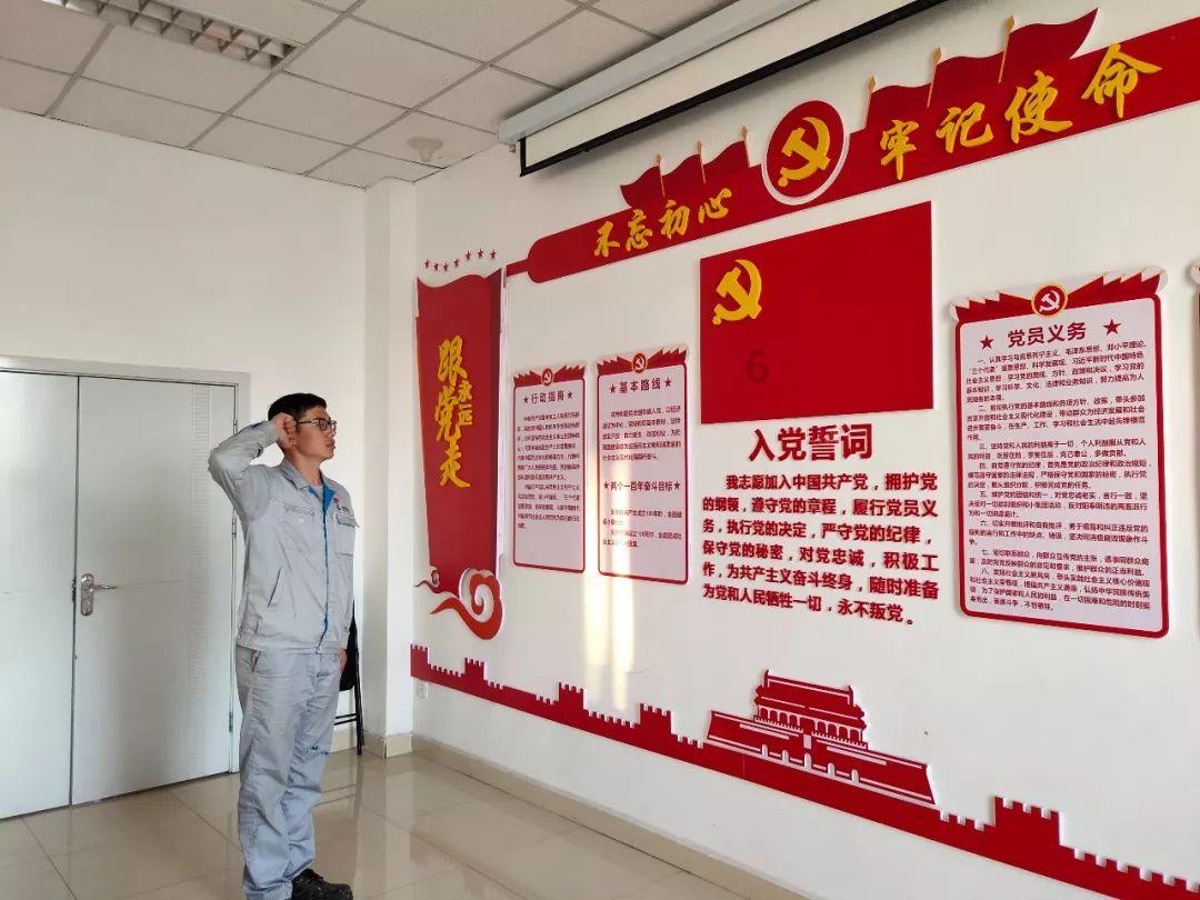 讷河来了一个防弧打法的球友，防弧套胶真的能防住弧圈球吗？