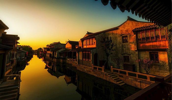逃离遗弃的建筑4